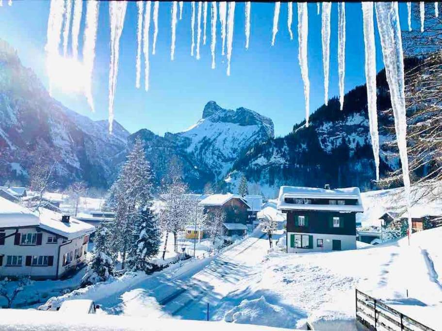 Cozy Apartment In Vintage House In Kandersteg Exterior foto